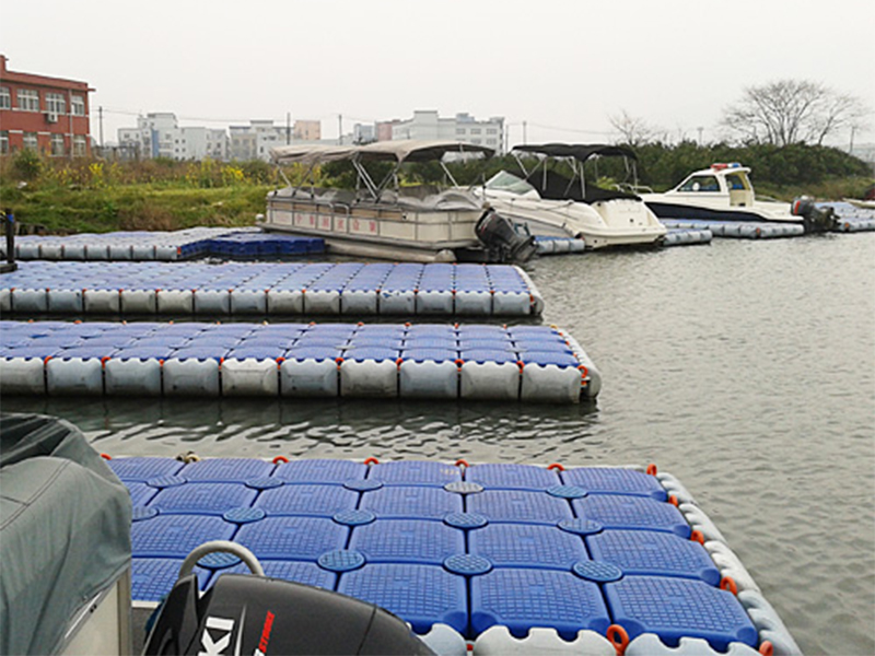 Pontoon хоолой хөвөх